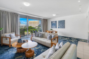Horizons at Harbour Lights - Tropical Poolside Flair Cairns